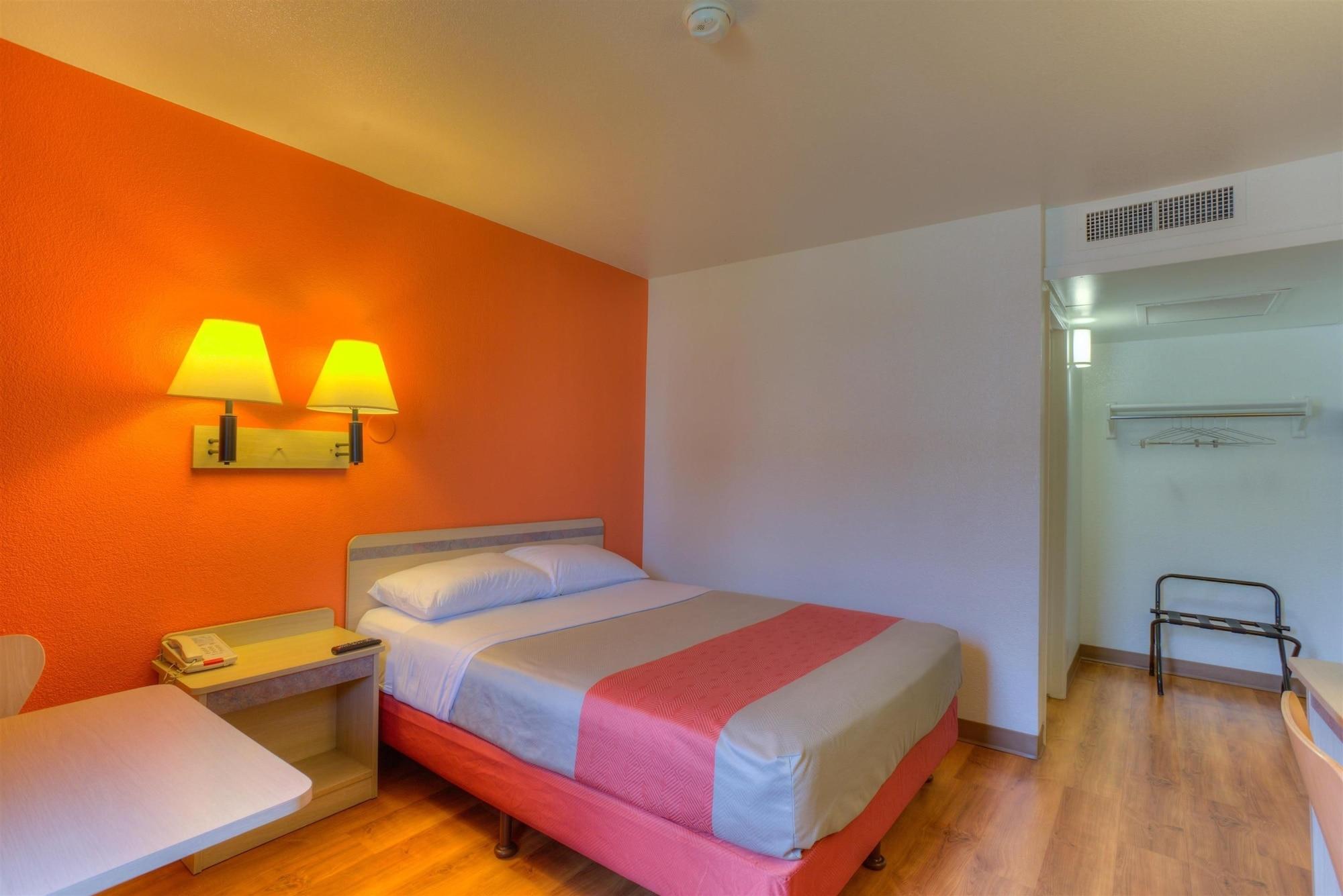 Motel 6-Troutdale, Or - Portland East Bagian luar foto