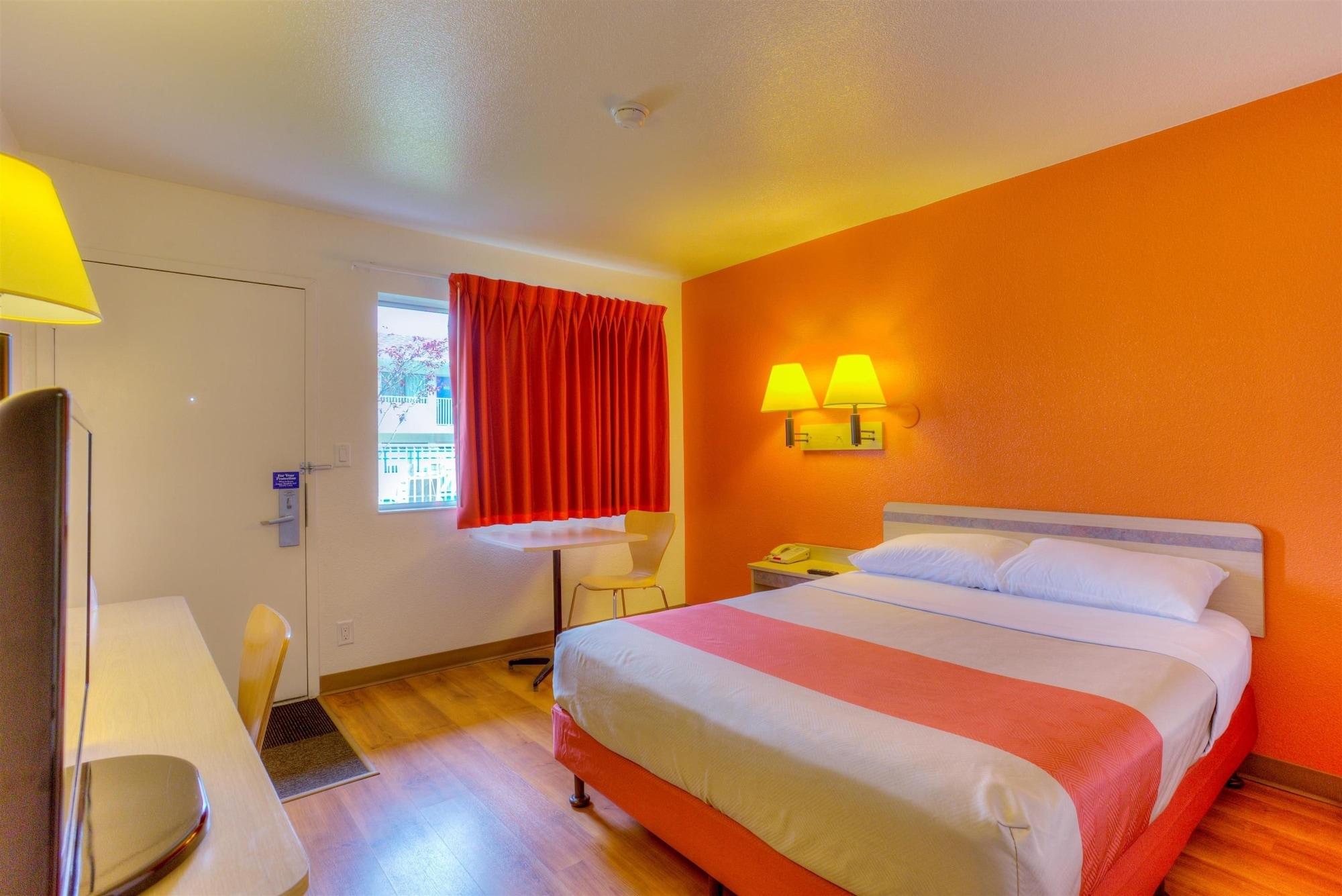 Motel 6-Troutdale, Or - Portland East Bagian luar foto