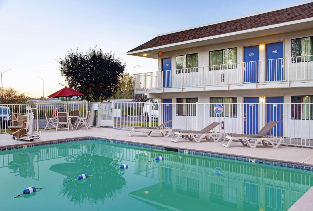 Motel 6-Troutdale, Or - Portland East Bagian luar foto