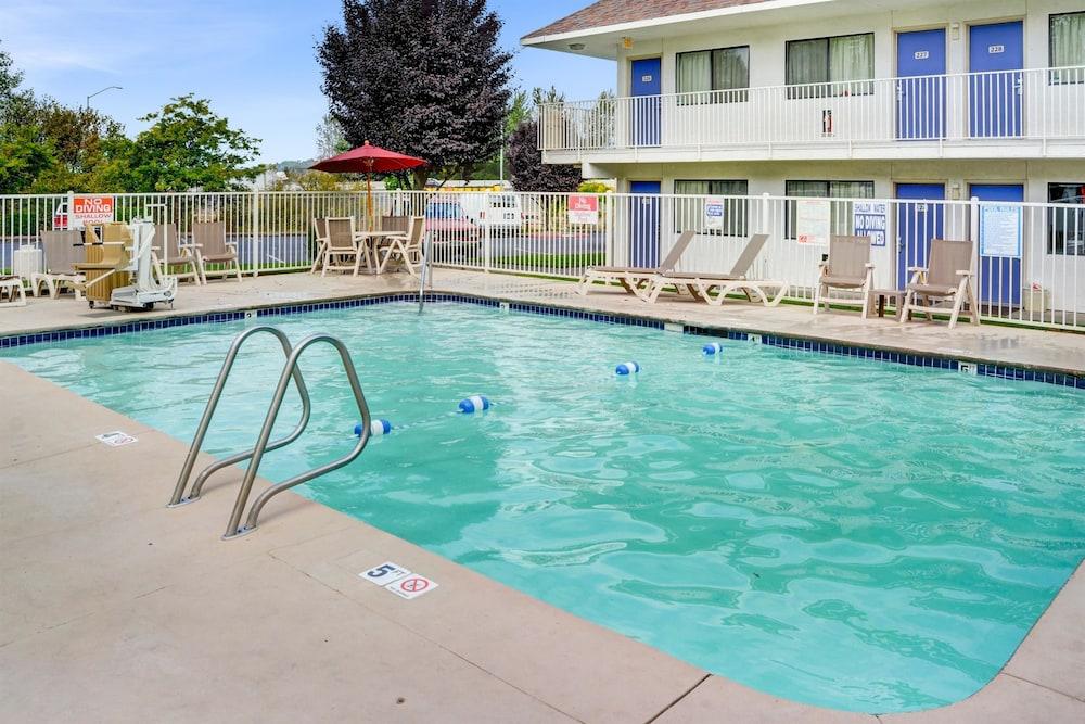Motel 6-Troutdale, Or - Portland East Bagian luar foto