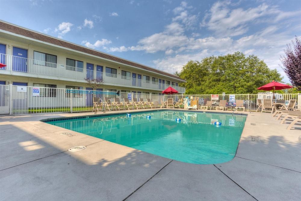 Motel 6-Troutdale, Or - Portland East Bagian luar foto