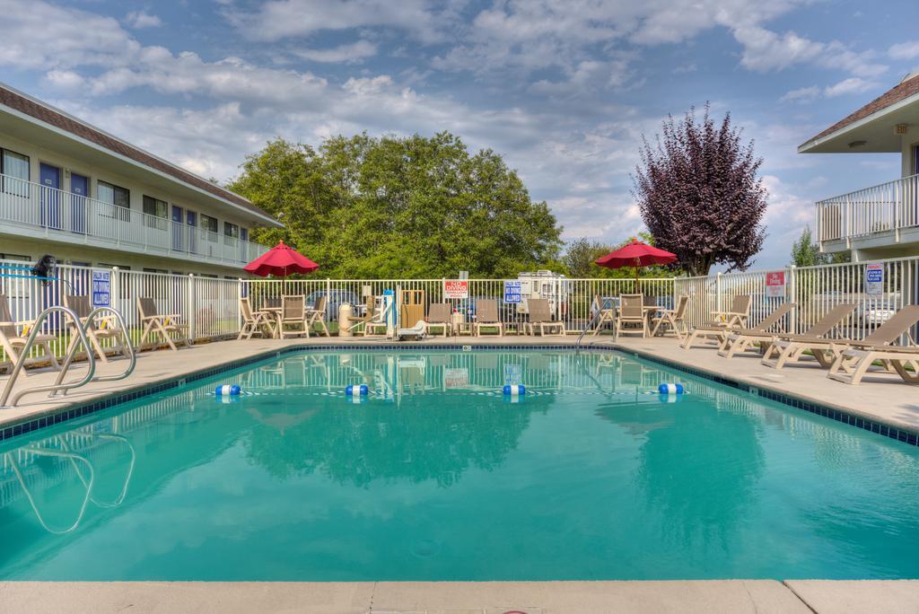 Motel 6-Troutdale, Or - Portland East Bagian luar foto
