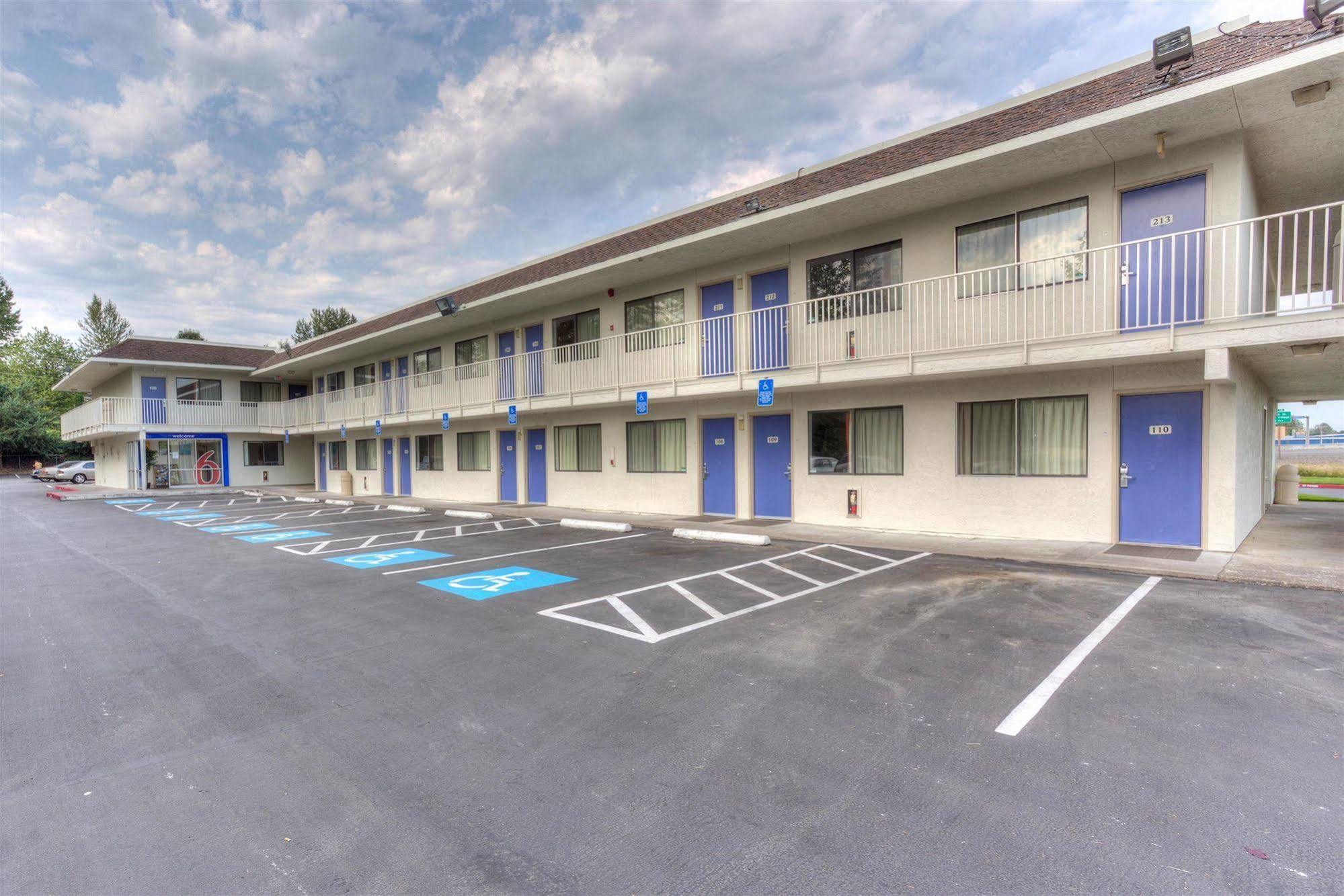 Motel 6-Troutdale, Or - Portland East Bagian luar foto